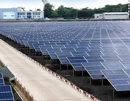 พลังงานกลายเป็นอีกสิ่งหนึ่งที่สำคัญและจำเป็นอย่างมากในการดำรงชีวิตในปัจจุบัน ยิ่งตอนนี้พลังงานฟอสซิลไม่ว่าจะเป็นน้ำมัน ก๊าซธรรมชาติกำลังจะหมดลงไปในอีกไม่กี่สิบปีข้างหน้า หลังจากมนุษย์ขุดขึ้นมาใช้อย่างยาวนาน เพื่อเป็นการป้องกันพลังงานหมดโลกทำให้เราเริ่มมองหาพลังงานรูปแบบใหม่ พลังงานแสงอาทิตย์ก็ถือว่าเป็นคำตอบ